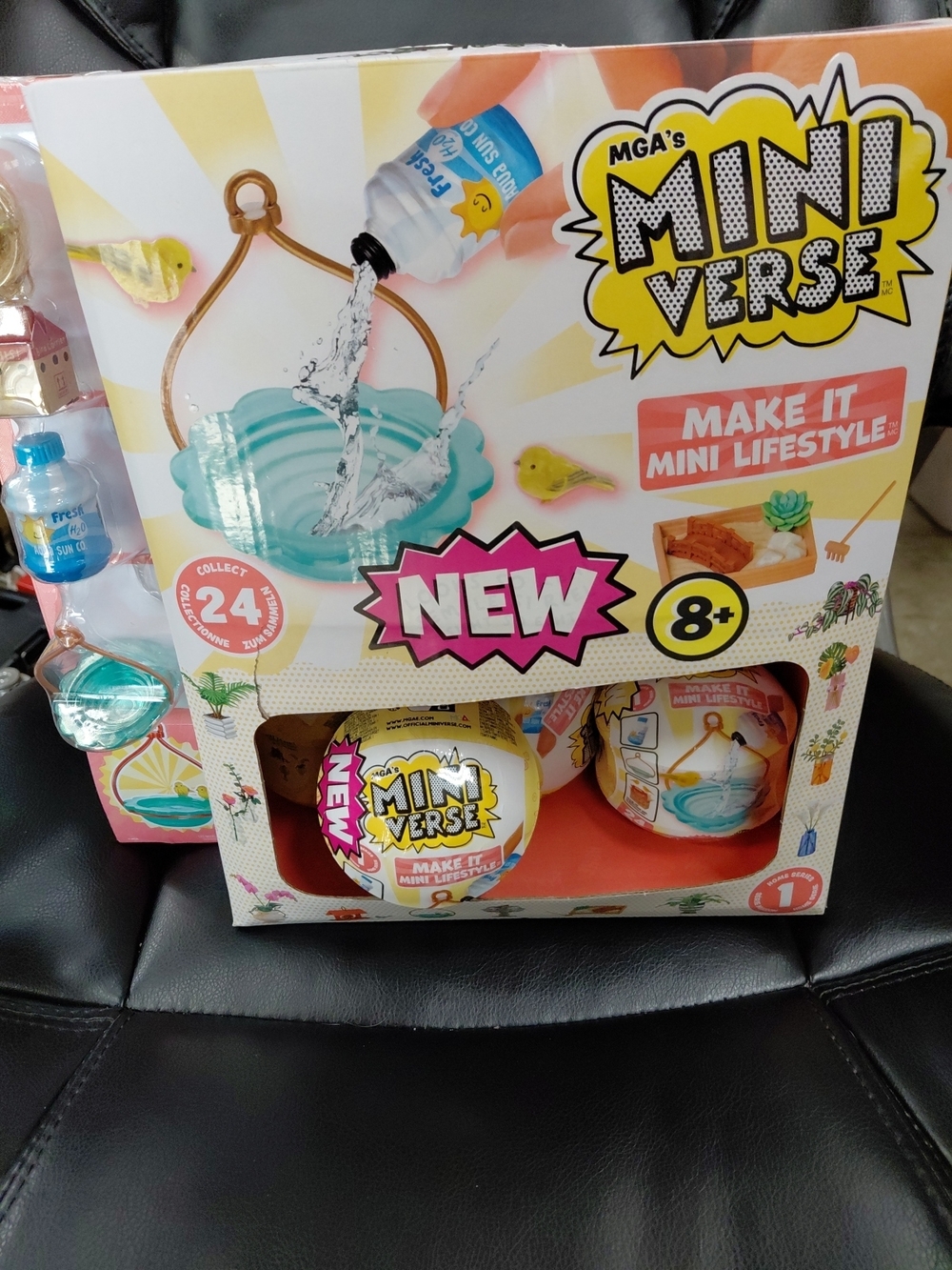 LOT OF 11 + DISPLAY CASE MGAs Miniverse Make It Mini Lifestyle Home Series 1 - Picture 12 of 16